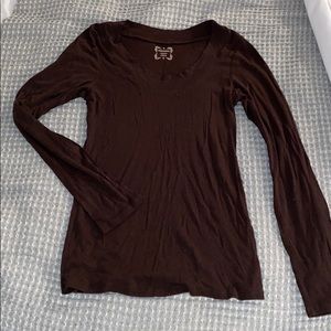 HARDLY WORN! Scoop neck long sleeve